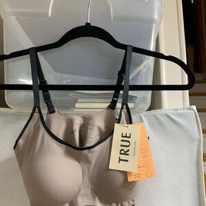 True & Co Lift Scoop Adjustable Sz S